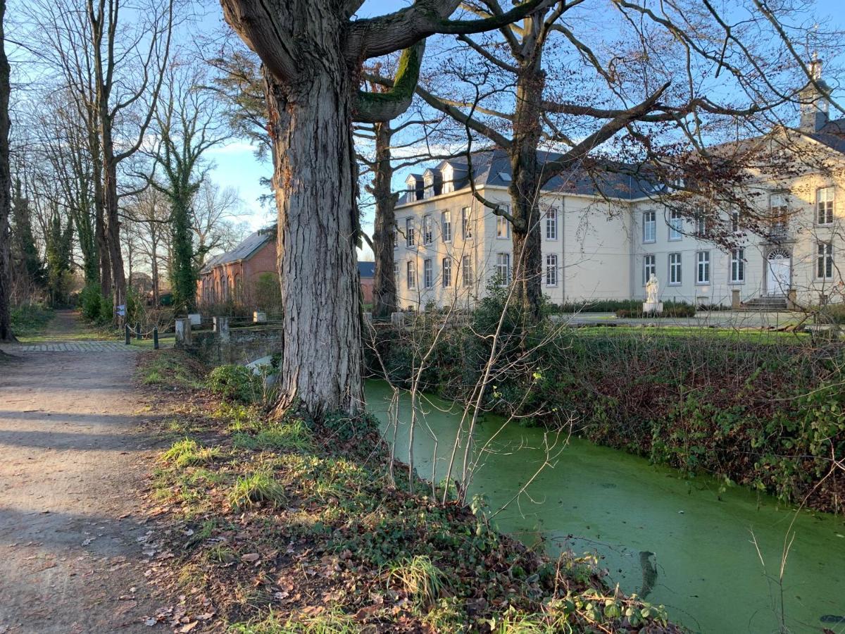 De Lotuspoort Met Mihr'S B&B In De Abdij Van Bornem Bagian luar foto