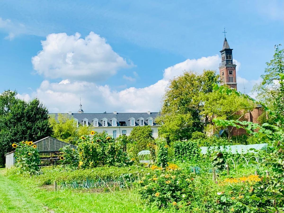 De Lotuspoort Met Mihr'S B&B In De Abdij Van Bornem Bagian luar foto