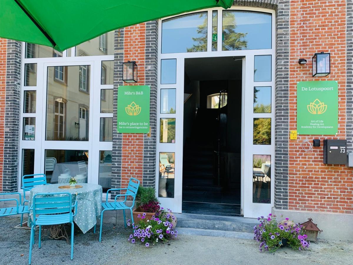 De Lotuspoort Met Mihr'S B&B In De Abdij Van Bornem Bagian luar foto