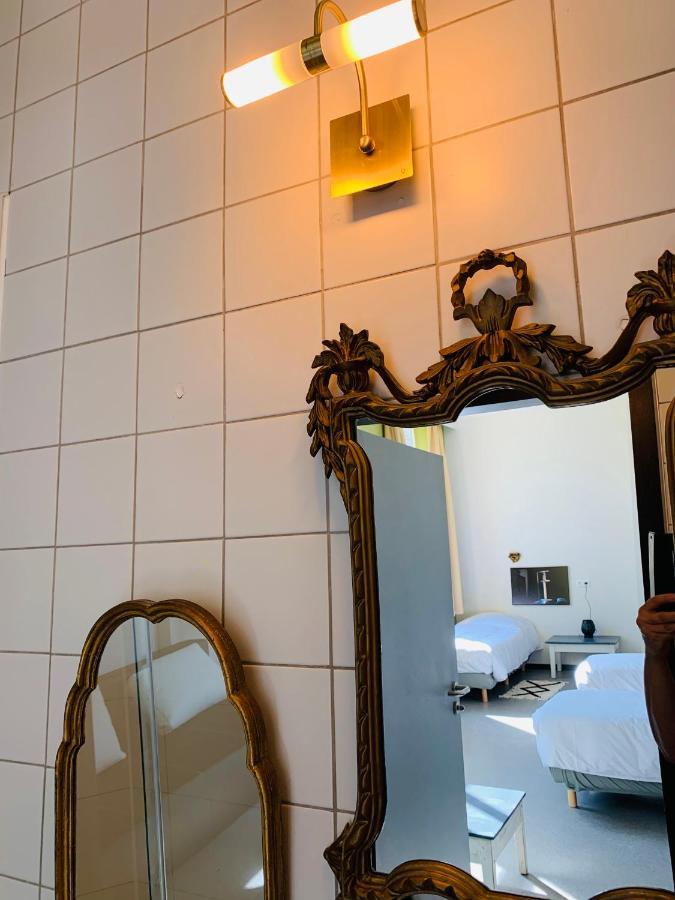 De Lotuspoort Met Mihr'S B&B In De Abdij Van Bornem Bagian luar foto