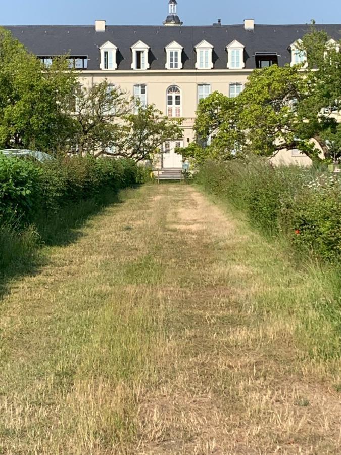 De Lotuspoort Met Mihr'S B&B In De Abdij Van Bornem Bagian luar foto