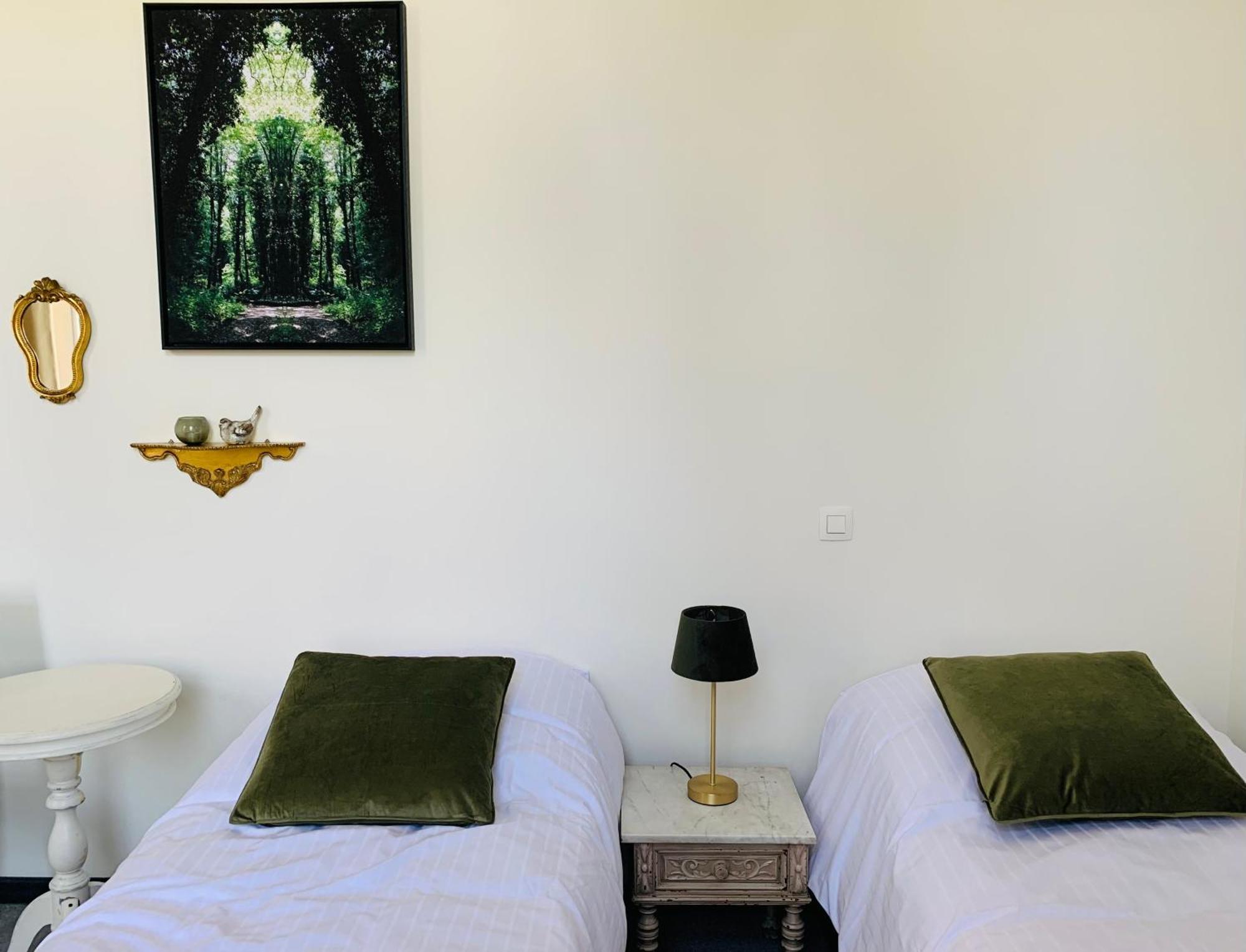 De Lotuspoort Met Mihr'S B&B In De Abdij Van Bornem Bagian luar foto